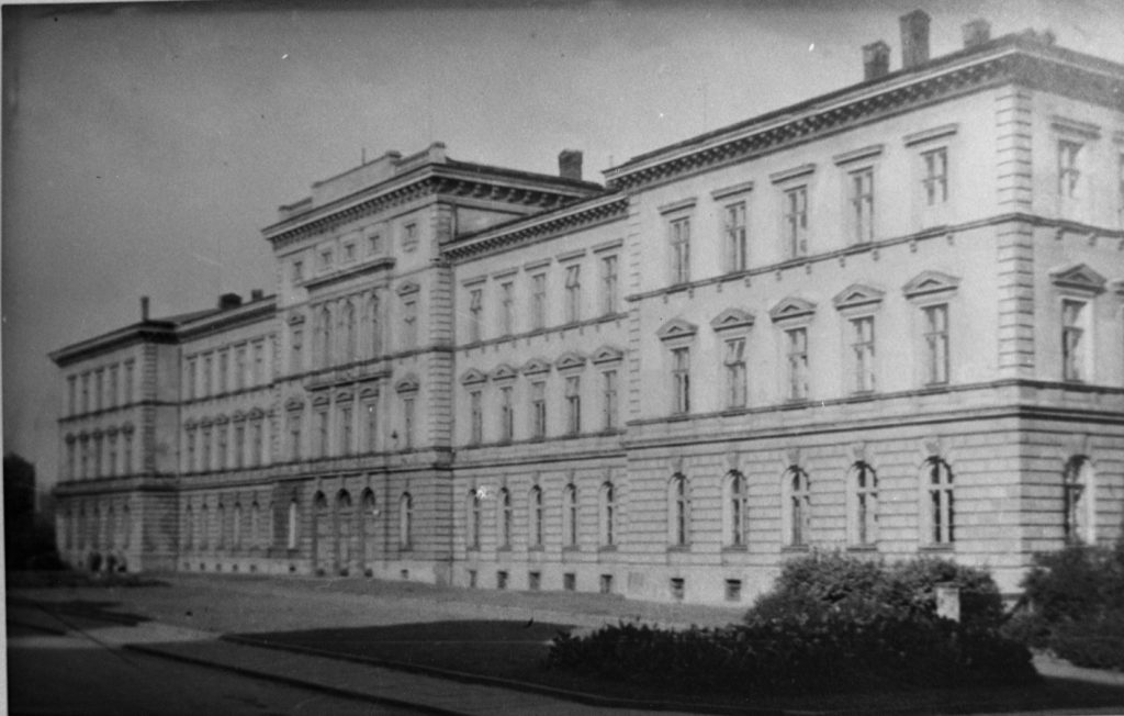 Główny budynek PIRR w Bielsku